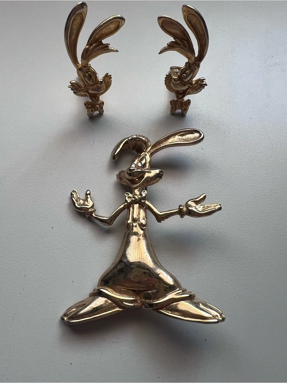 Vintage Wendy Gell Disney Amblin Gold Plated Roger Rabbit Brooch and Earrings